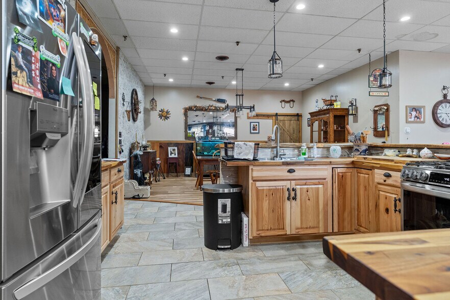 More Photos Of 109-111 Green St, Herkimer Office For Sale