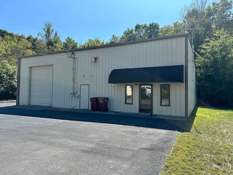 More Photos Of 3307 Wayfield Dr, Johnson City Warehouse For Lease