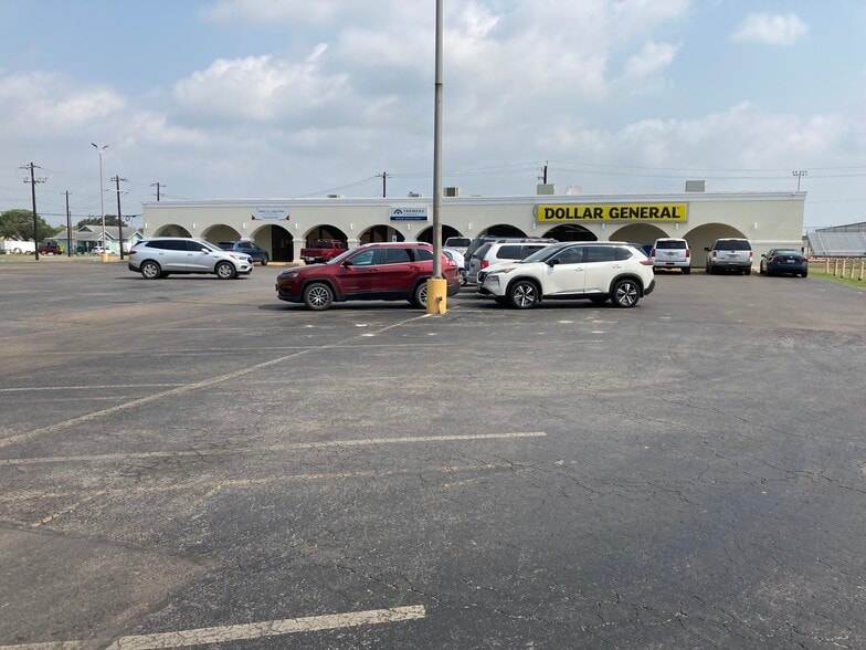 More Photos Of 1113 E Sinton St, Sinton Storefront For Lease