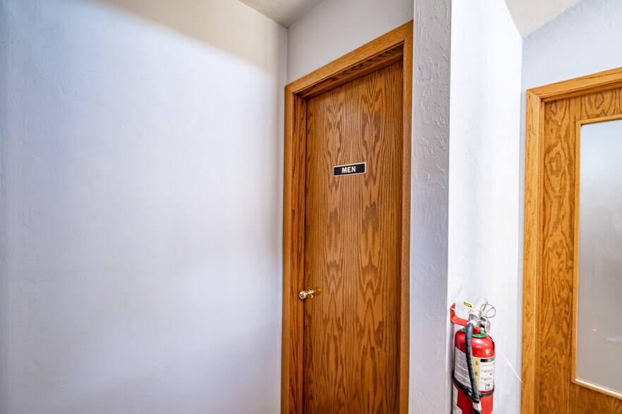 More Photos Of 1010 S Main St, Lebanon Loft Creative Space For Lease