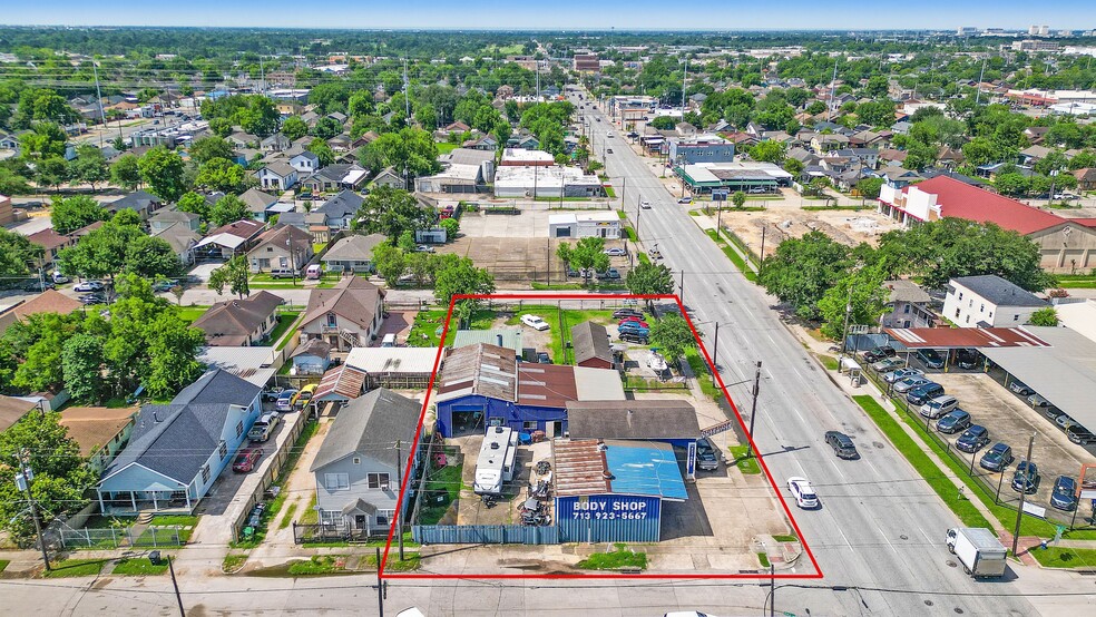 More Photos Of 1106 Wayside Dr, Houston Auto Repair For Sale