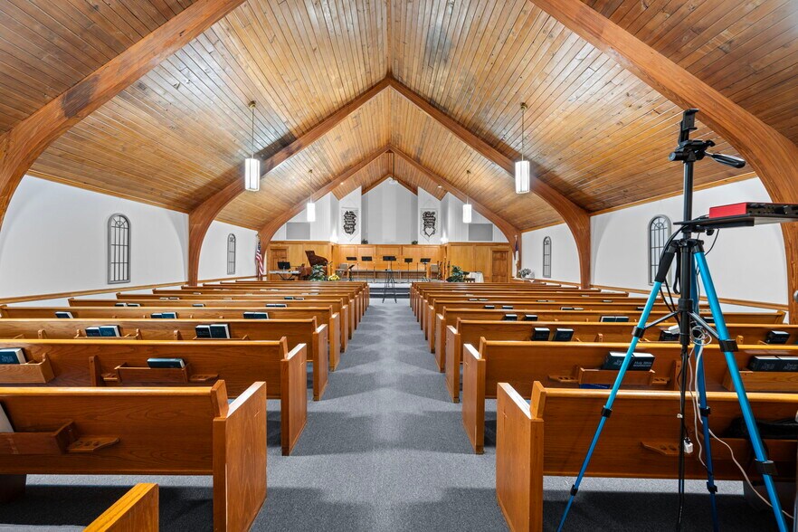 More Photos Of 2409 Main St, Baytown Religious Facility For Sale