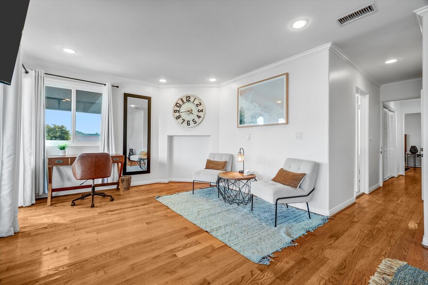 More Photos Of 179 Pomona Ave, Long Beach Hospitality For Sale