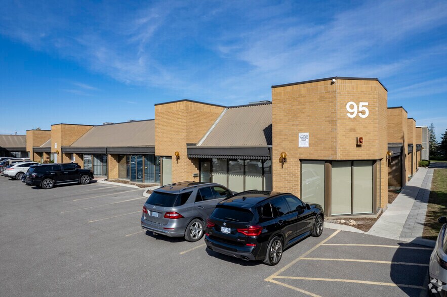 Primary Photo Of 95 W Beaver Creek Rd, Richmond Hill Light Distribution For Lease