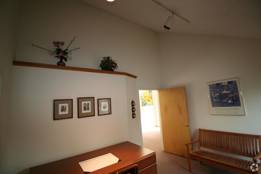 More Photos Of 300 N Pottstown Pike, Exton Office For Lease