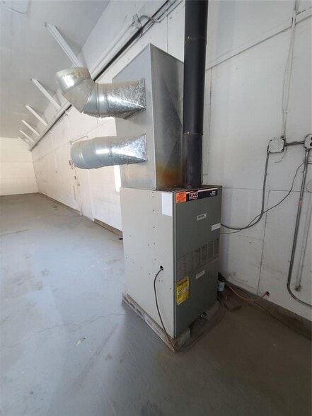 More Photos Of 4547 State Route 52, Jeffersonville Auto Repair For Sale