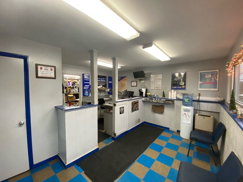 More Photos Of 515 Horan Rd, Syracuse Service For Lease