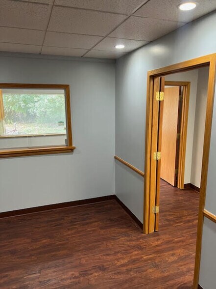 More Photos Of 411 W Lake Lansing Rd, East Lansing Unknown For Lease