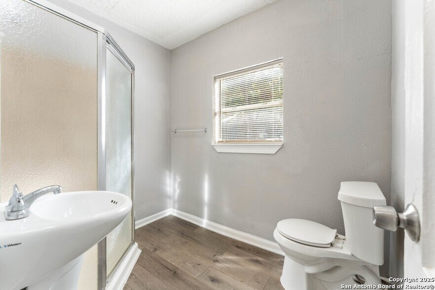 More Photos Of 403 Terrell Ave, San Antonio Apartments For Sale