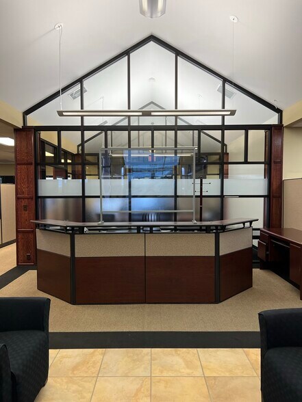 More Photos Of 3527 N Ridge Rd, Wichita Office For Sale
