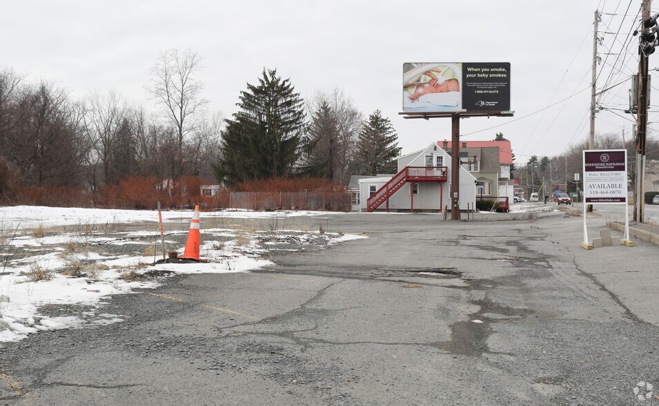 More Photos Of 128-130 Main Ave, Wynantskill Land For Sale