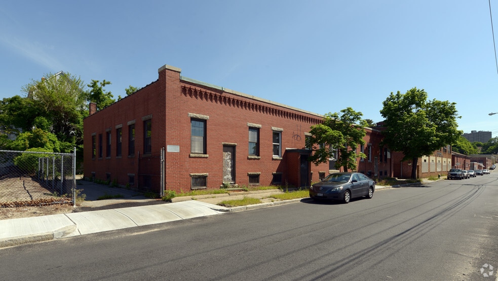 More Photos Of 233-241 W Park St, Providence Research And Development For Lease