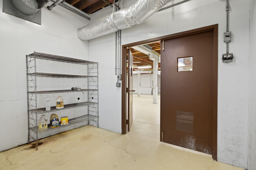 More Photos Of 350 N Center St, Brandon Industrial For Sale