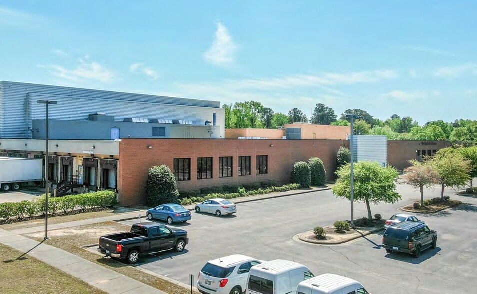 More Photos Of 458 Whitfield St, Fayetteville Warehouse For Lease