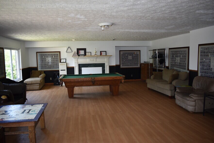 More Photos Of 405 E Vine St, Oxford Sorority Fraternity House For Sale