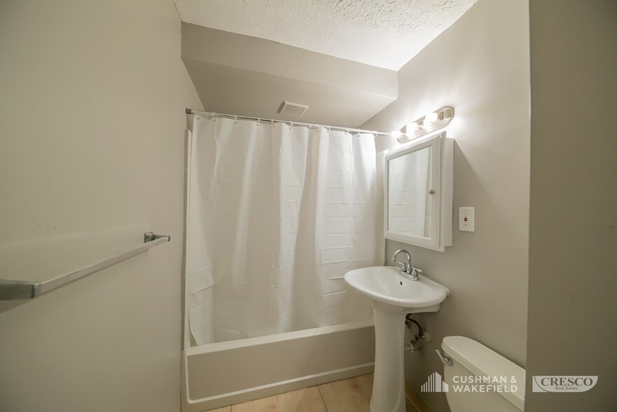 More Photos Of 20580 Lorain Rd, Fairview Park Apartments For Sale