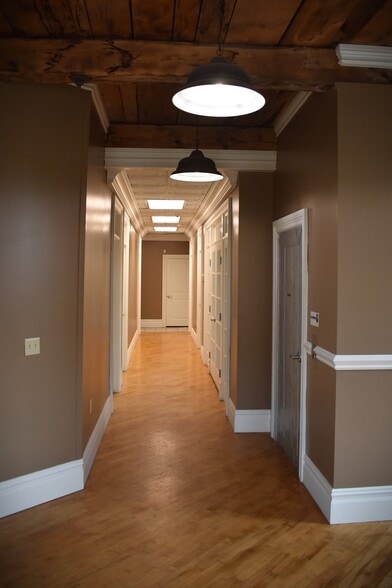 More Photos Of 270 Pleasant St, Northampton Office For Sale