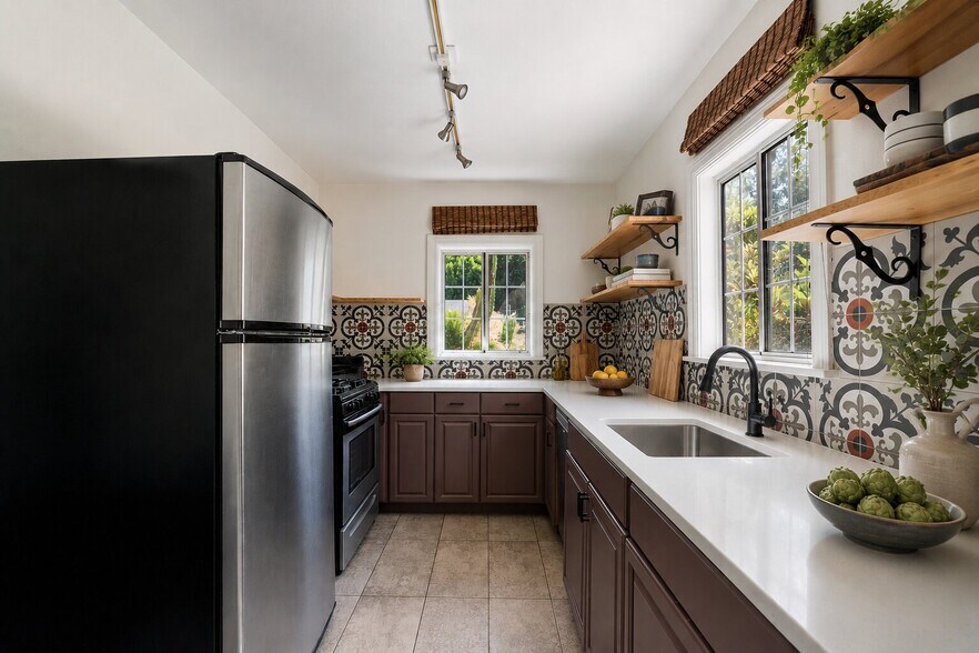 More Photos Of 1501 Westerly Ter, Los Angeles Apartments For Sale