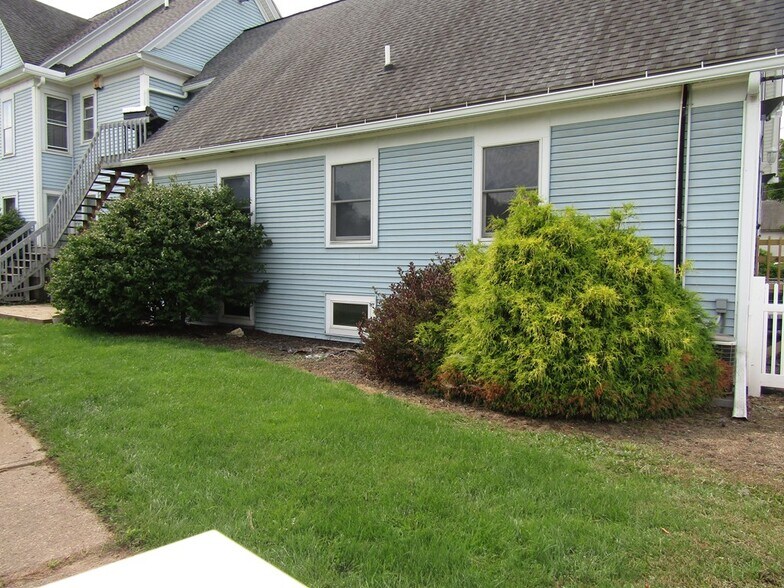 More Photos Of 30 Taylor St, Troy Freestanding For Sale