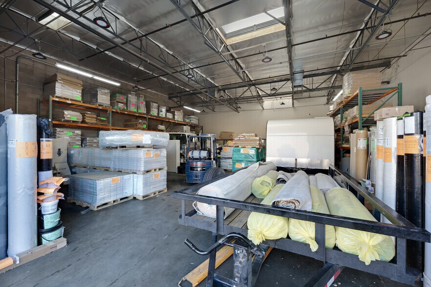 More Photos Of 4523 E Broadway Rd, Phoenix Light Manufacturing For Sale