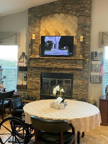 More Photos Of 6121 W Foothill Dr, Glendale Healthcare For Sale