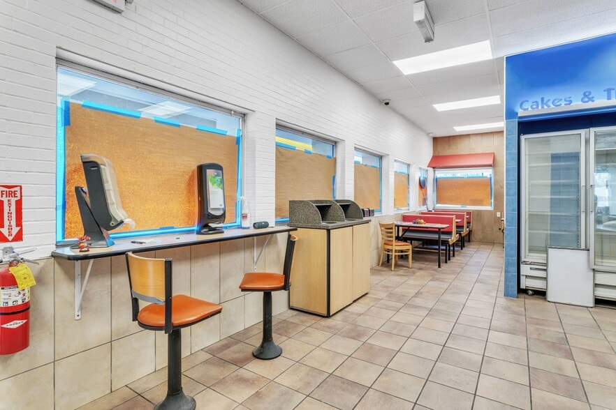 More Photos Of 1535 Memorial Dr, Chicopee Restaurant For Sale