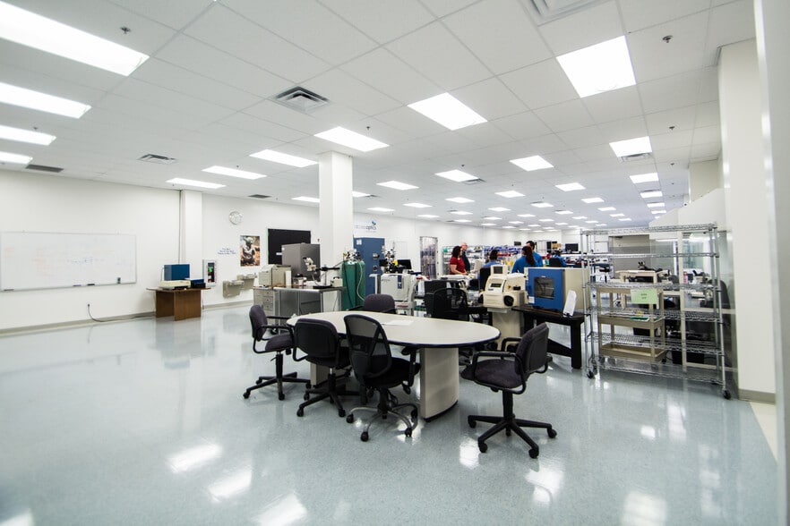 More Photos Of 2201 N Maple Ave, Broken Arrow Research And Development For Sale