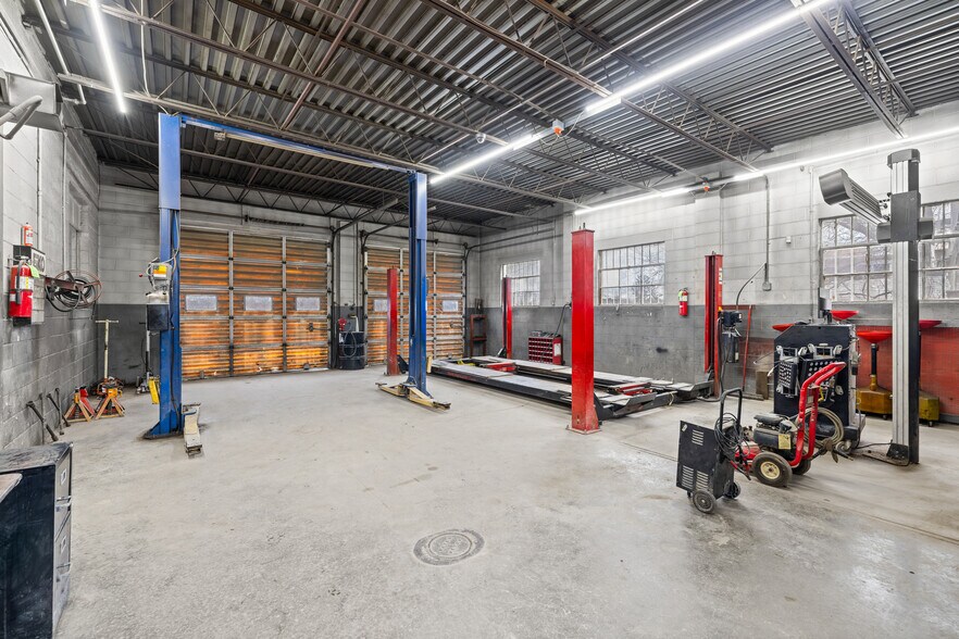 More Photos Of 16855 Oak St, Dillwyn Service For Sale