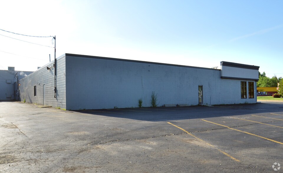 More Photos Of 3622-3636 Sheridan Dr, Amherst Unknown For Lease