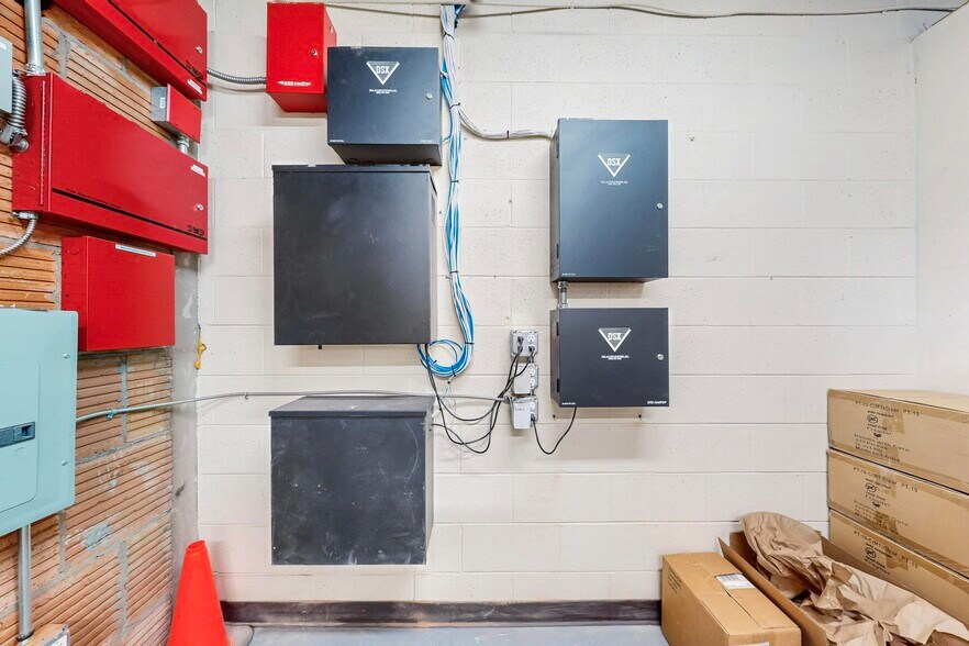 More Photos Of 1510-1512 1st St NW, Albuquerque Industrial For Sale