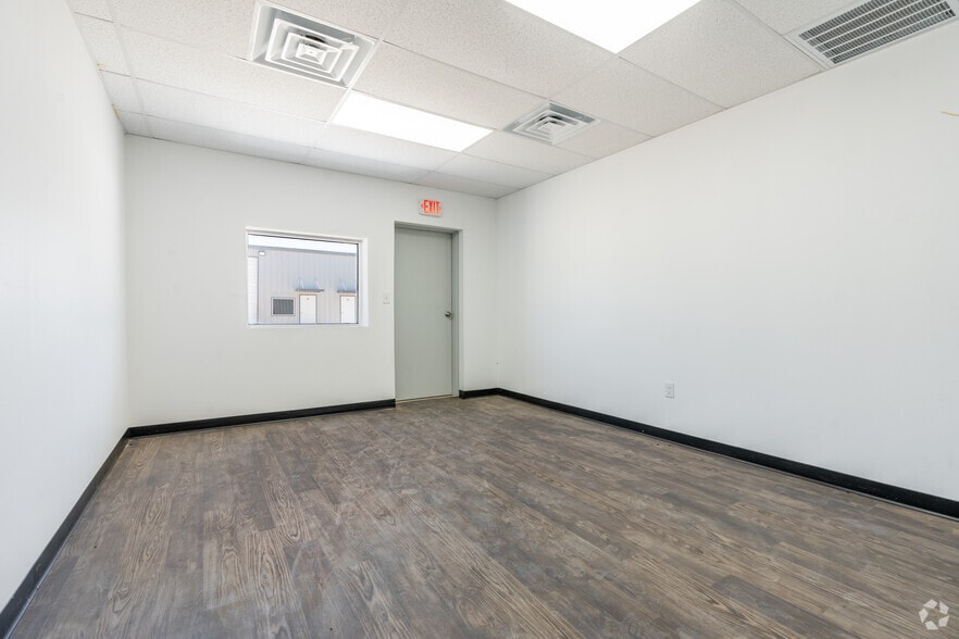 More Photos Of 17540 Matany Rd, Justin Distribution For Lease