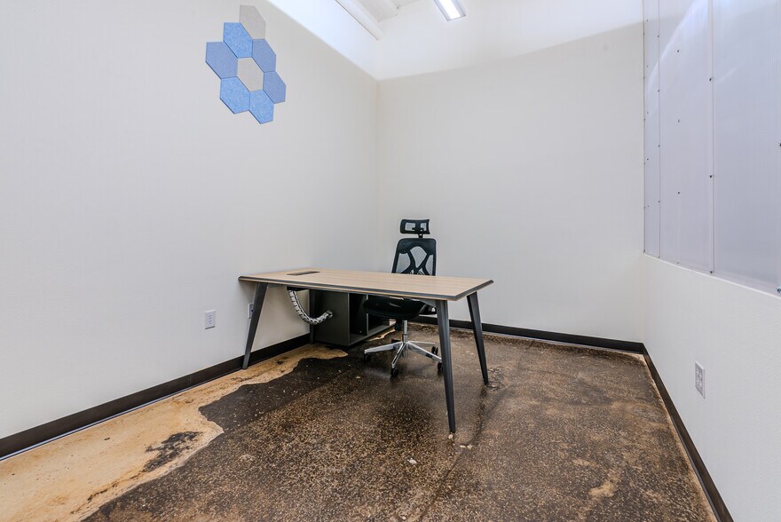 More Photos Of 1601 Magoffin Ave, El Paso Office Residential For Lease