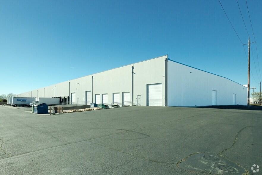 More Photos Of 3132 Dwight Rd, Elk Grove Unknown For Lease