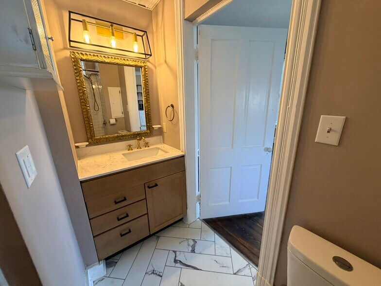 More Photos Of 228 E Washington St, Hagerstown Office Residential For Sale