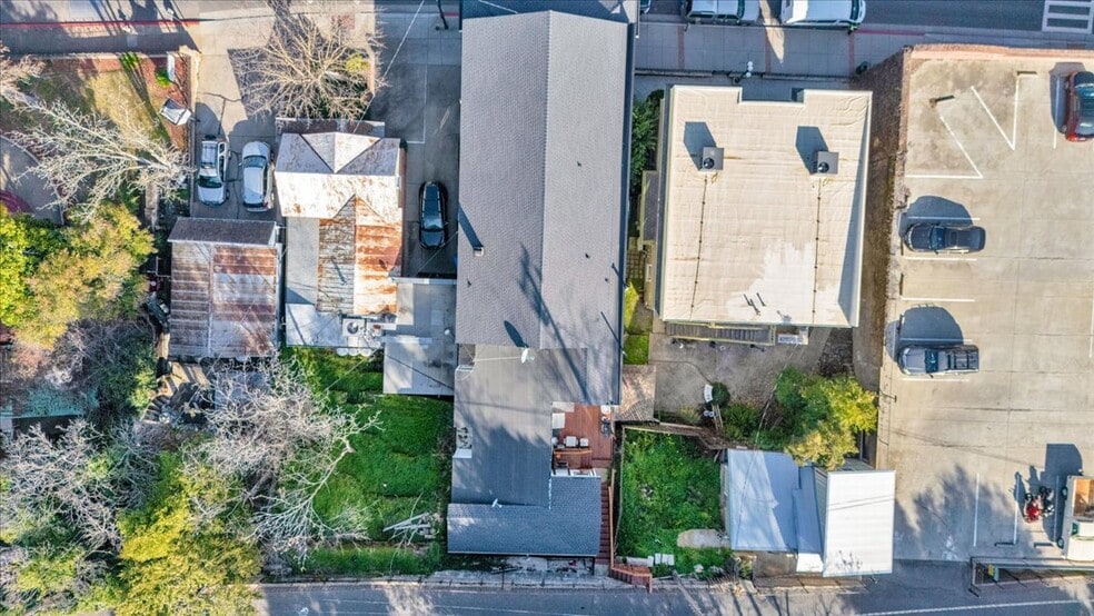 More Photos Of 134 N Washington St, Sonora Specialty For Sale
