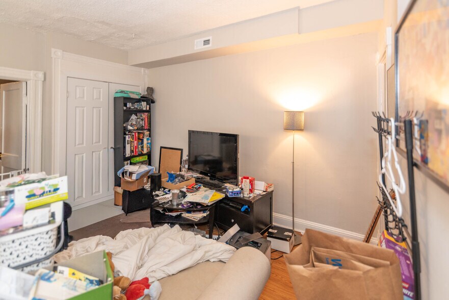 More Photos Of 4008 Primrose Ave, Baltimore Apartments For Sale