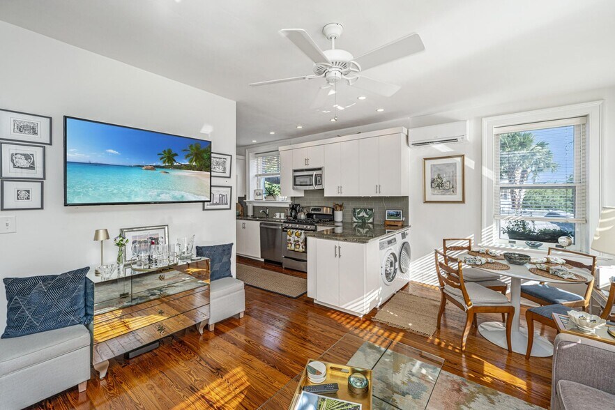 More Photos Of 90 Bull St, Charleston Storefront Retail Residential For Sale