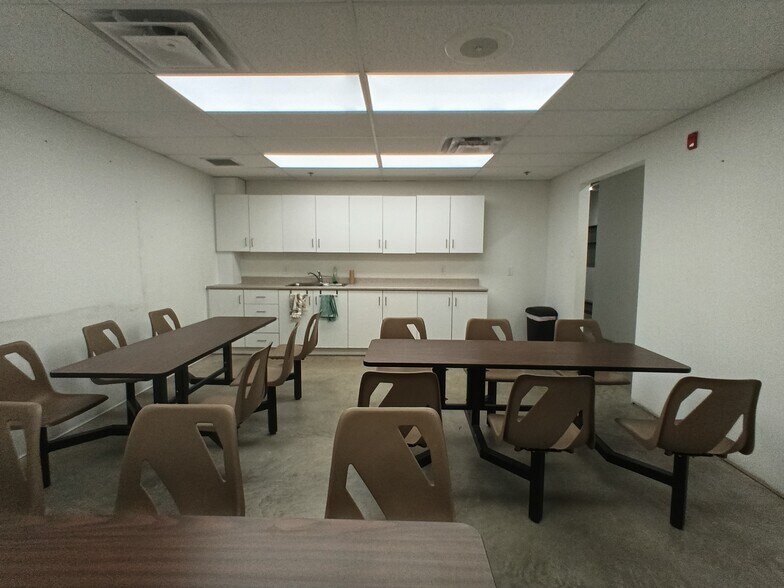 More Photos Of 2747 Chamberland St, Rockland Freestanding For Lease