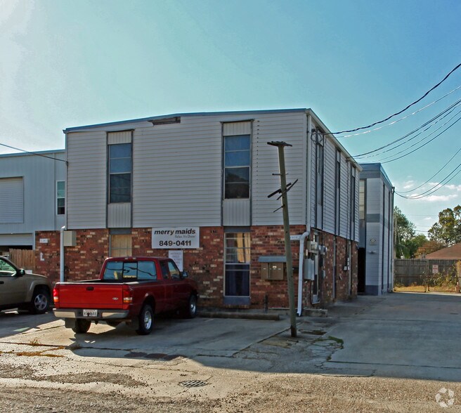 More Photos Of 628 Papworth Ave, Metairie Office For Sale