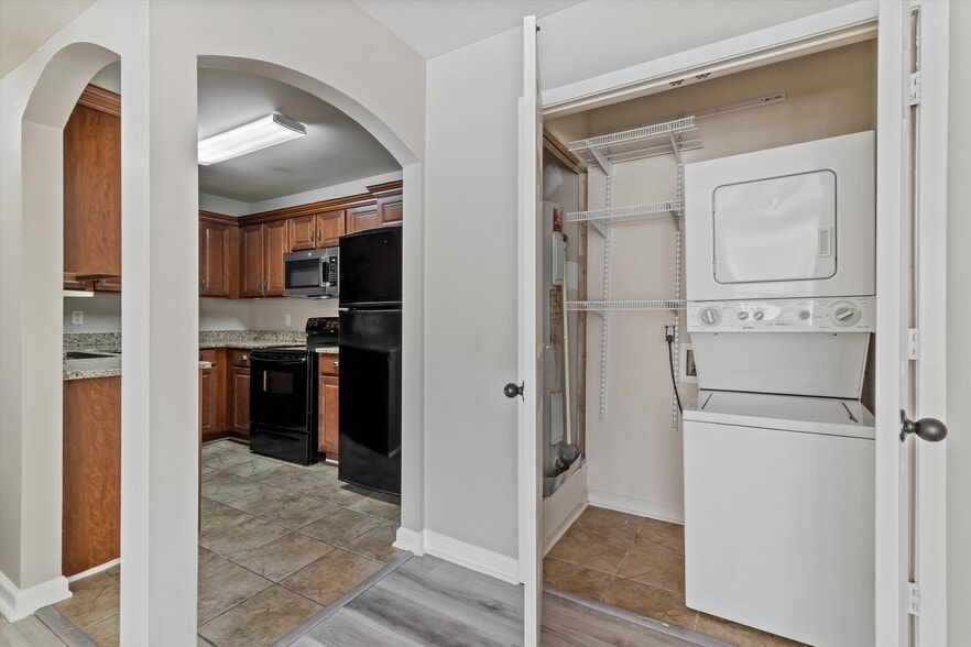 More Photos Of , Memphis Multifamily For Sale