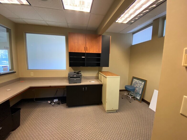 More Photos Of 784 Prince Ave, Athens Medical For Sale