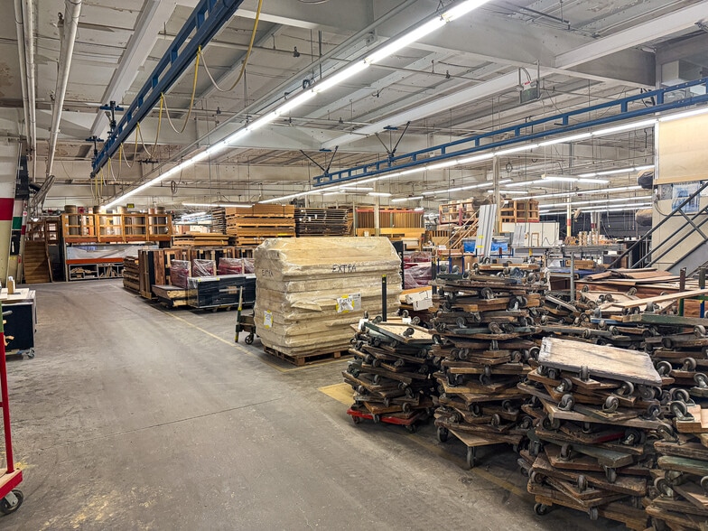 More Photos Of 1674 N Industrial Ave, Ottawa Manufacturing For Sale