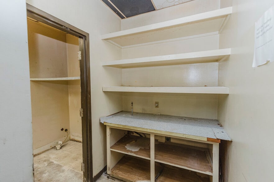 More Photos Of 1560 S Topeka St, Wichita Lodge Meeting Hall For Sale