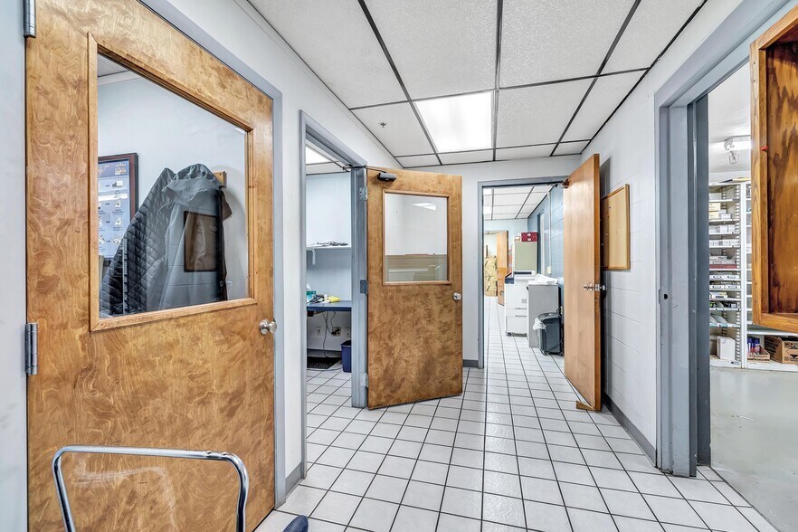 More Photos Of 1988 E Mason St, Green Bay Auto Dealership For Sale