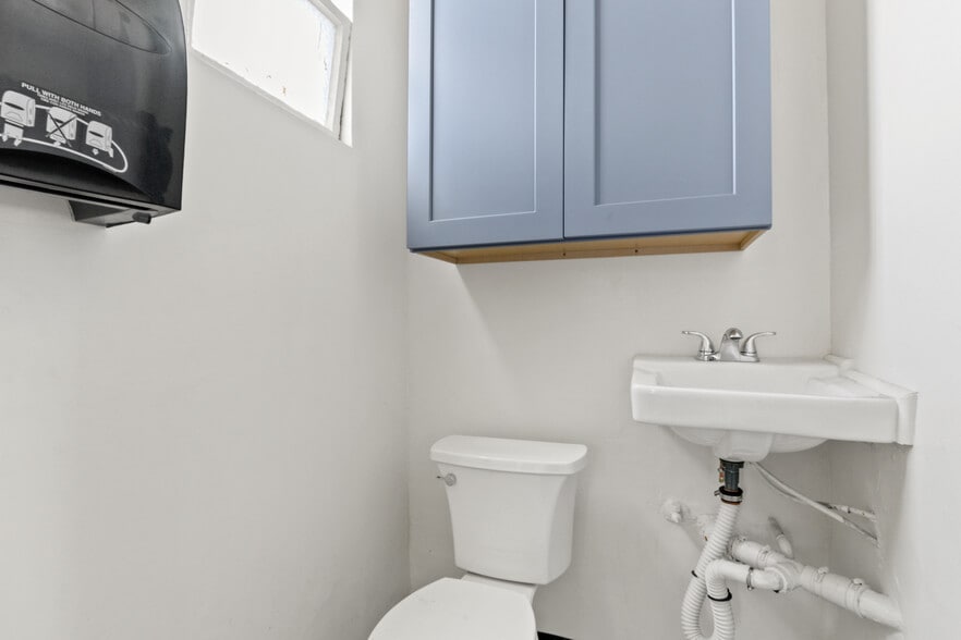 More Photos Of 2417-2431 190th St, Redondo Beach Storefront Retail Office For Lease