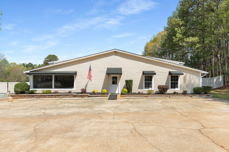 Primary Photo Of 13950 Veterans Memorial Hwy, Winston Warehouse For Sale