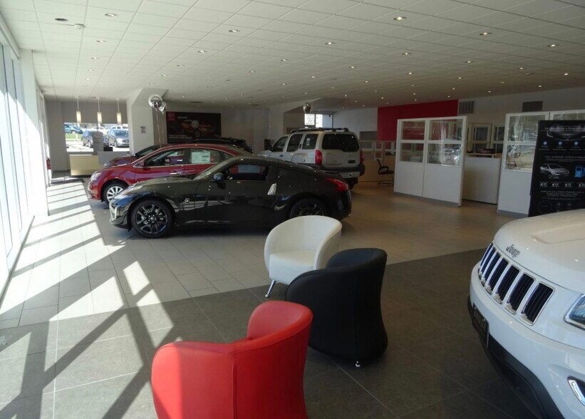 More Photos Of 813 S Parkway St, Corinth Auto Dealership For Sale