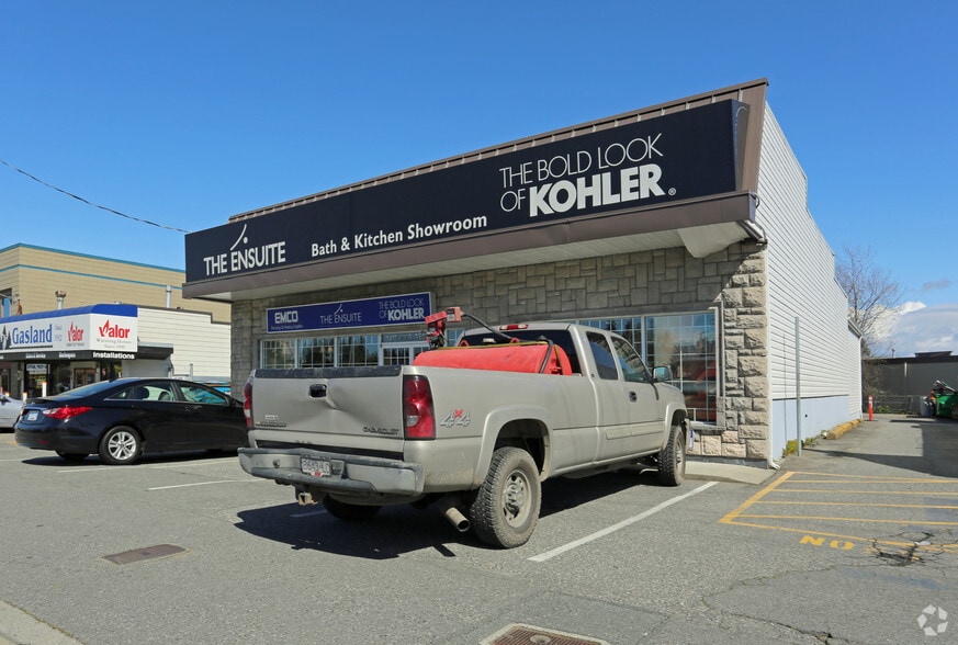 More Photos Of 2412-2418 King George Blvd, Surrey Showroom For Lease