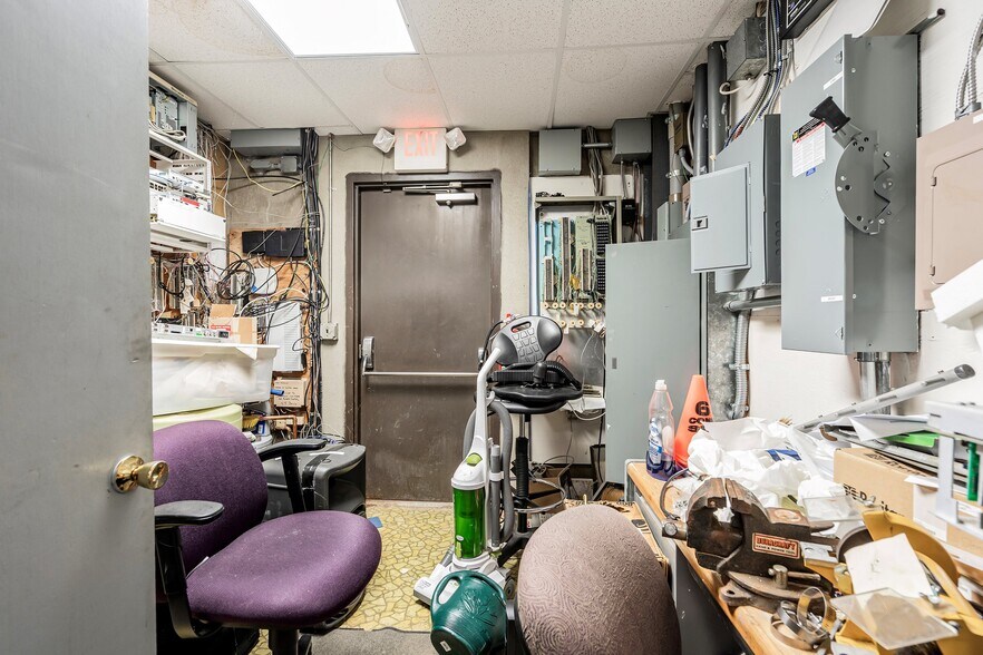 More Photos Of 641 Beach Ave, Stafford Airport For Sale