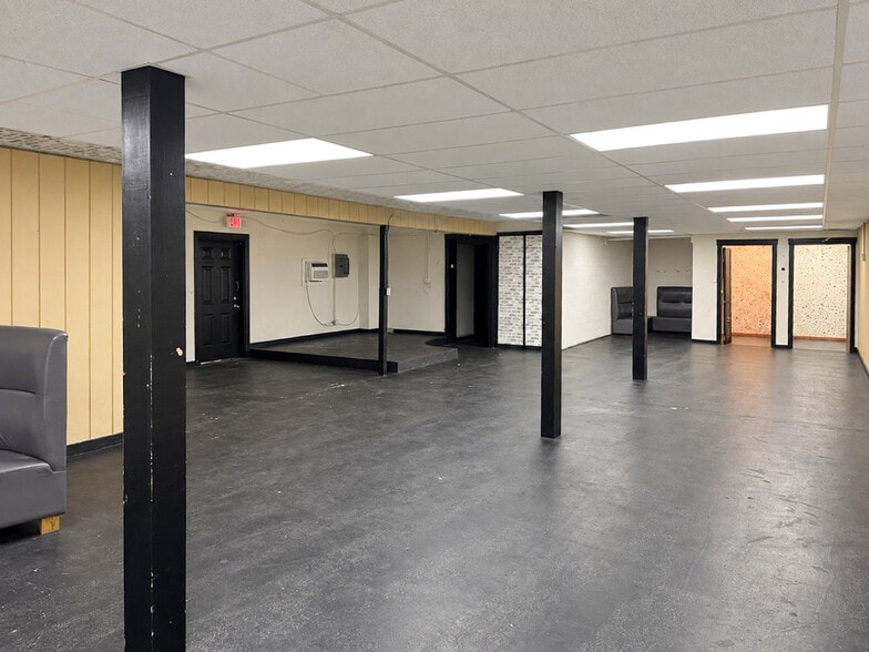 More Photos Of 5075 Dorchester Rd, North Charleston Freestanding For Lease